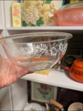 Vintage Pyrex Colonial Mist 1.5L Mixing Bowl